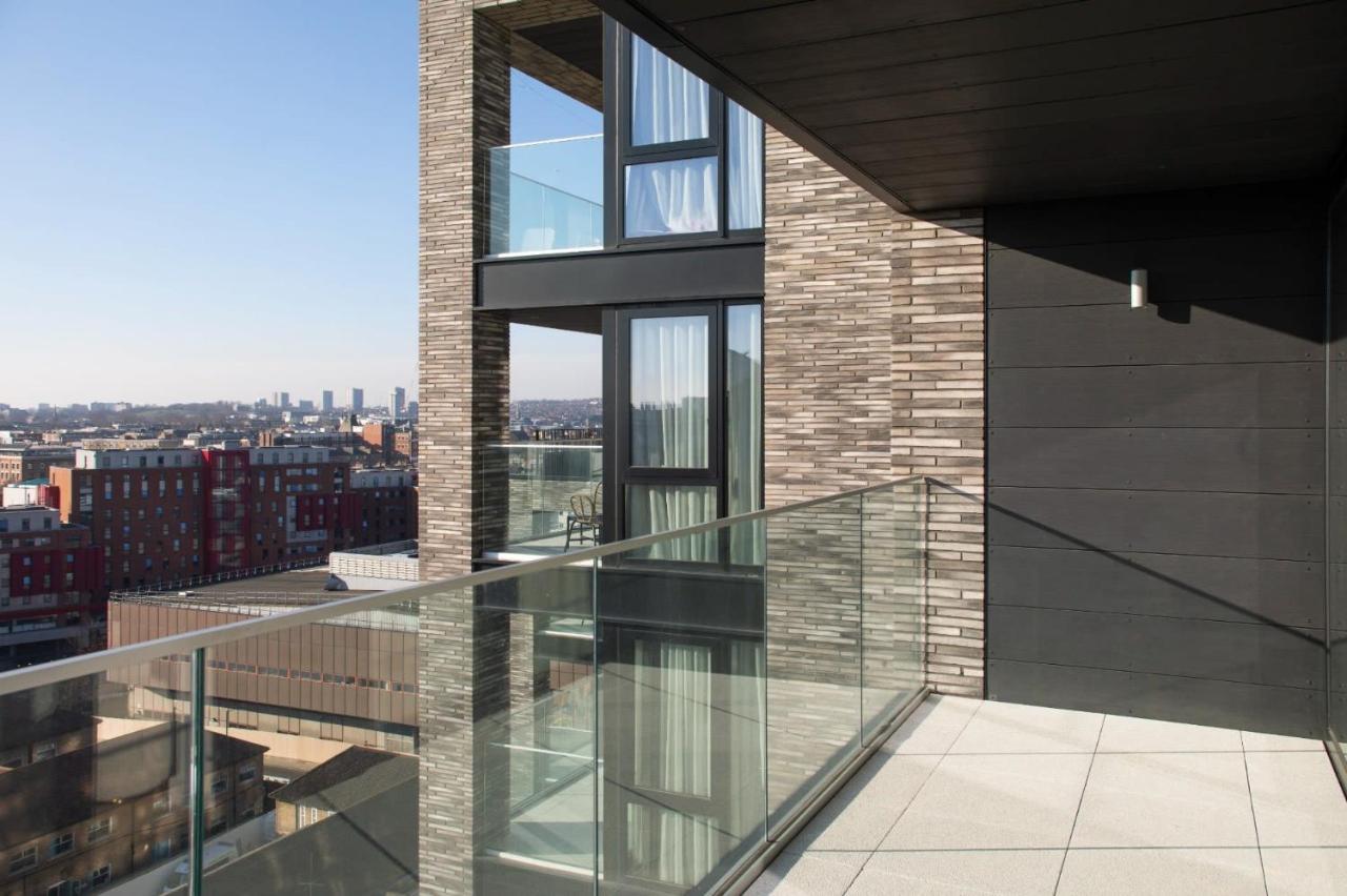 Modern At Enclave Located In Central London