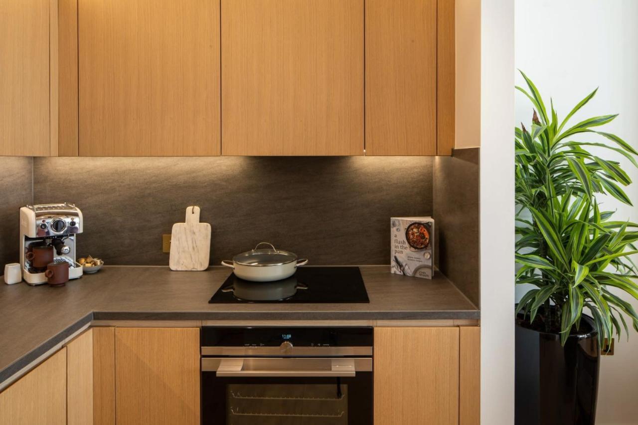 Modern At Enclave Located In Central London