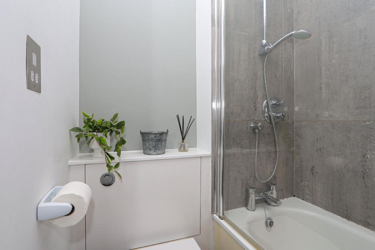 Bright And Modern 2 Bed Flat Apartamento