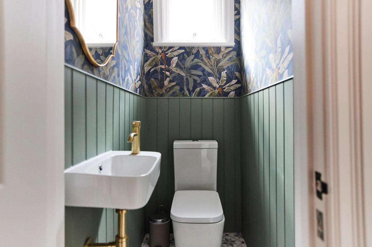 The Elmfield Road Wonder - Dazzling 2bdr Flat