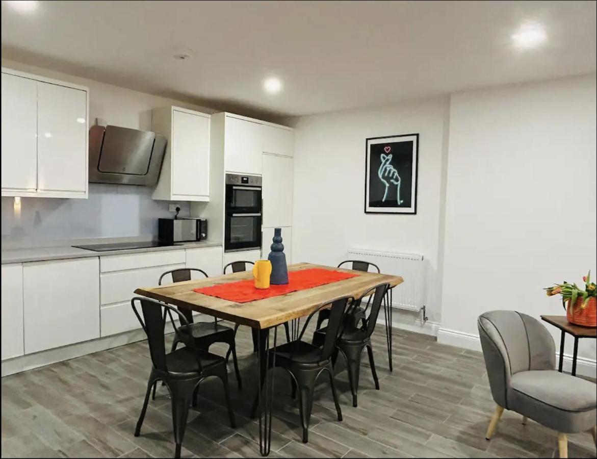 Gorgeous Split Level Belsize Park Londres