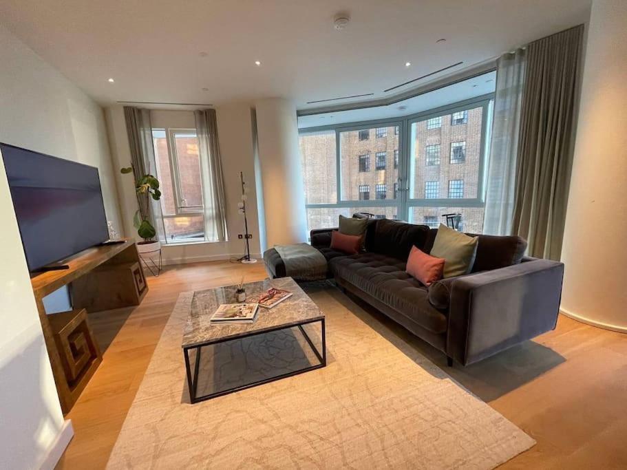 Luxury 3 Bed 3 Bath In Central Appartement Londen