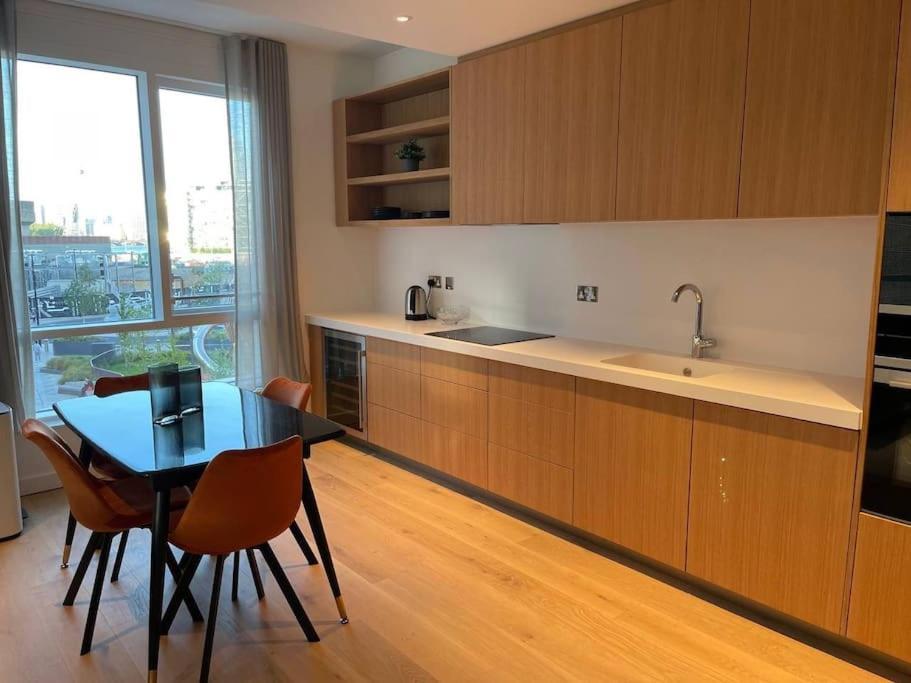 Luxury 3 Bed 3 Bath In Central Londen