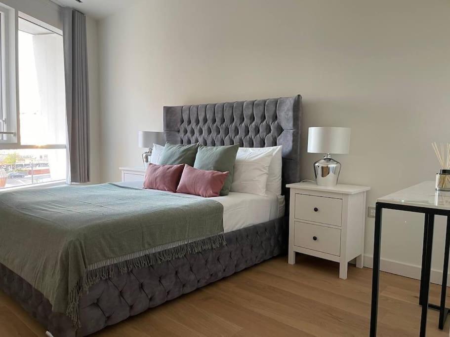 Luxury 3 Bed 3 Bath In Central Appartement