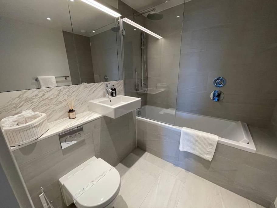 Appartement Luxury 3 Bed 3 Bath In Central *