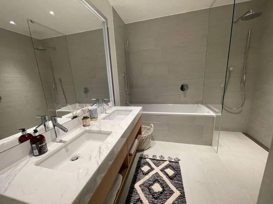 Luxury With Ac By The River Apartamento