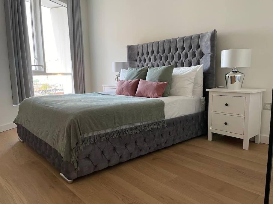Luxury With Ac By The River Londres