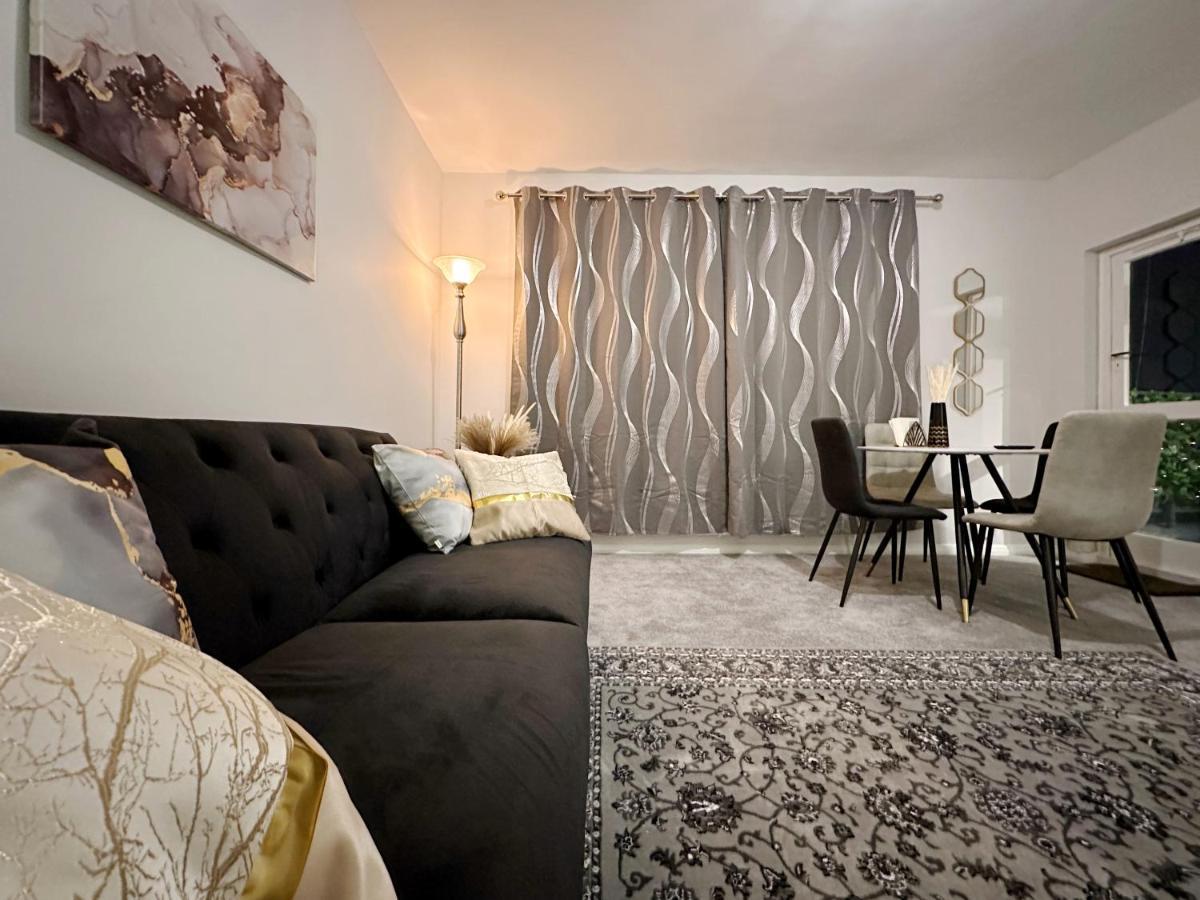 Apartment Zoey Place Near Thames River - 2 Double Beds, 1 Single Bed, Spacious, Ideal For Families *