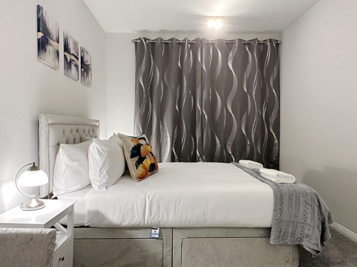 Zoey Place Near Thames River - 2 Double Beds, 1 Single Bed, Spacious, Ideal For Families * London