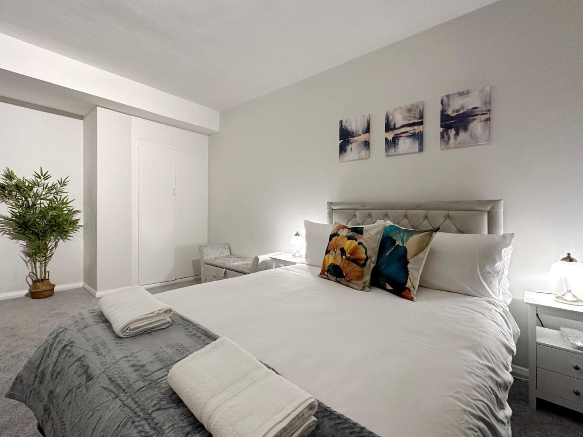 Apartment Zoey Place Near Thames River - 2 Double Beds, 1 Single Bed, Spacious, Ideal For Families London