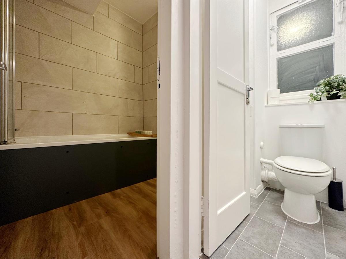 Apartment Zoey Place Near Thames River - 2 Double Beds, 1 Single Bed, Spacious, Ideal For Families London