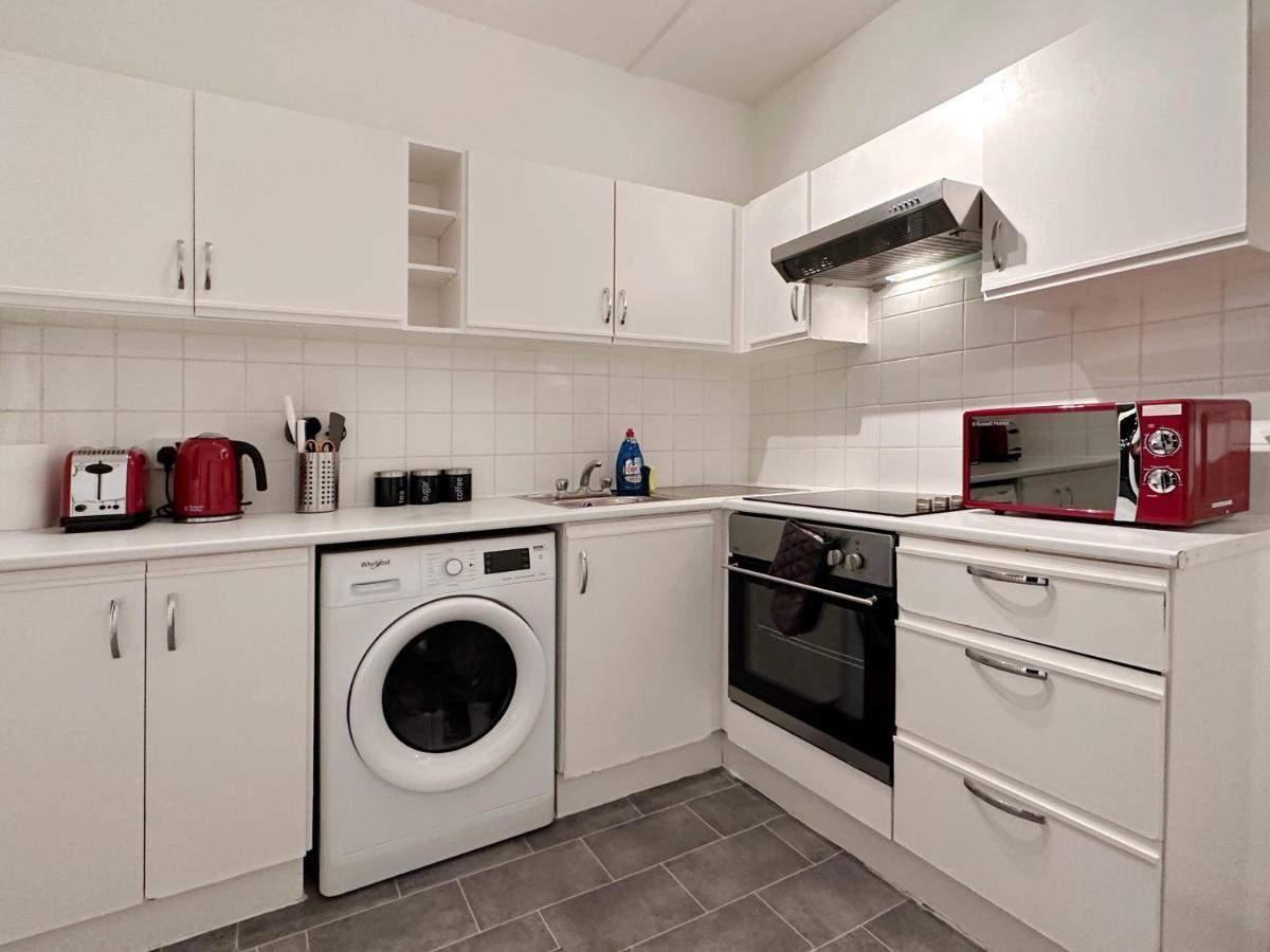 Zoey Place Near Thames River - 2 Double Beds, 1 Single Bed, Spacious, Ideal For Families * Londres