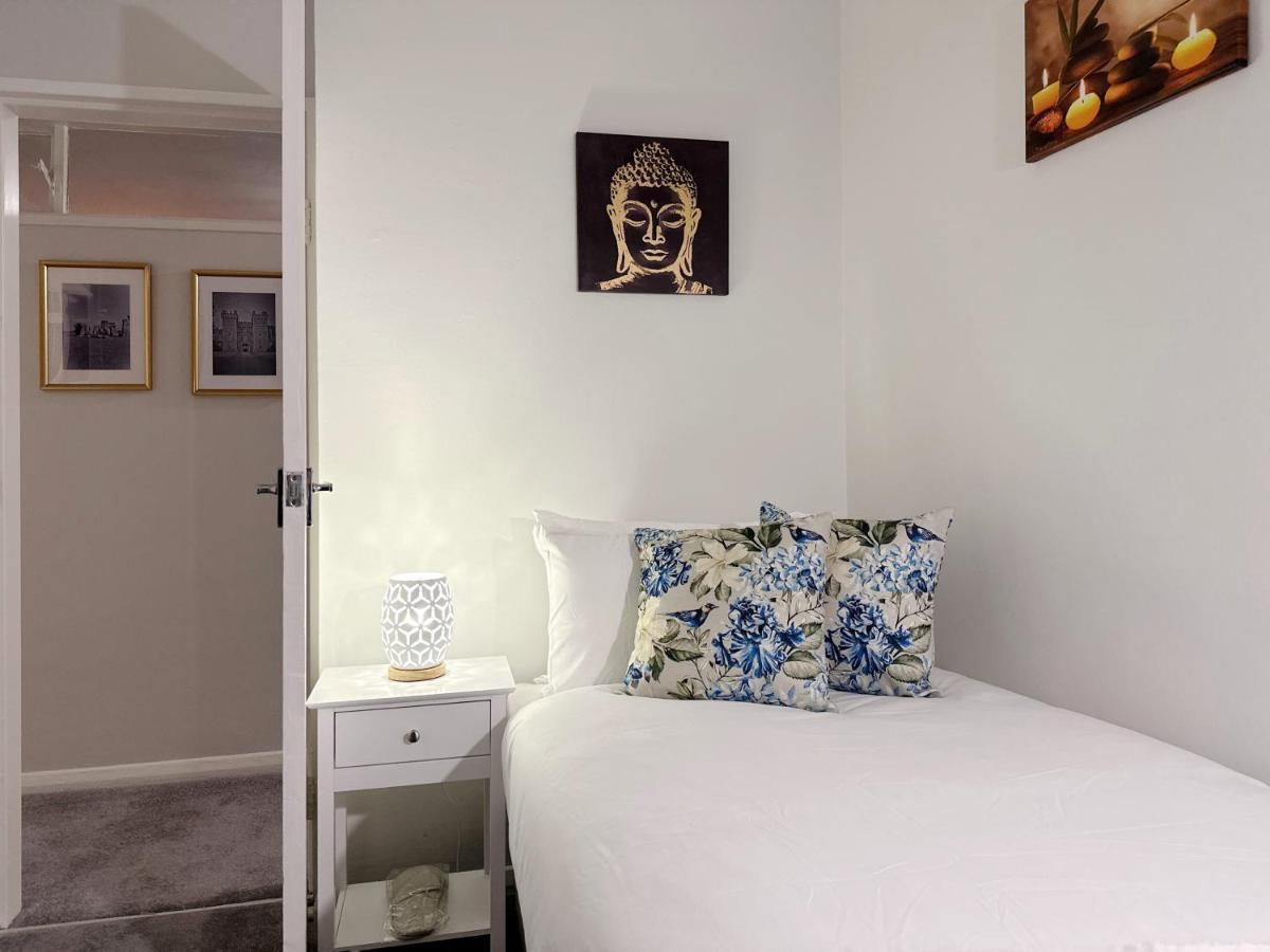 Apartamento Zoey Place Near Thames River - 2 Double Beds, 1 Single Bed, Spacious, Ideal For Families