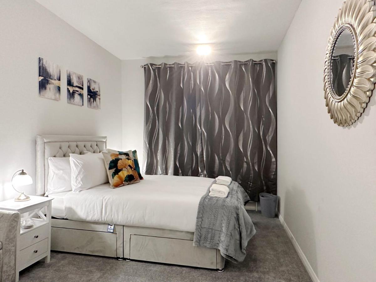 Apartamento Zoey Place Near Thames River - 2 Double Beds, 1 Single Bed, Spacious, Ideal For Families Londres