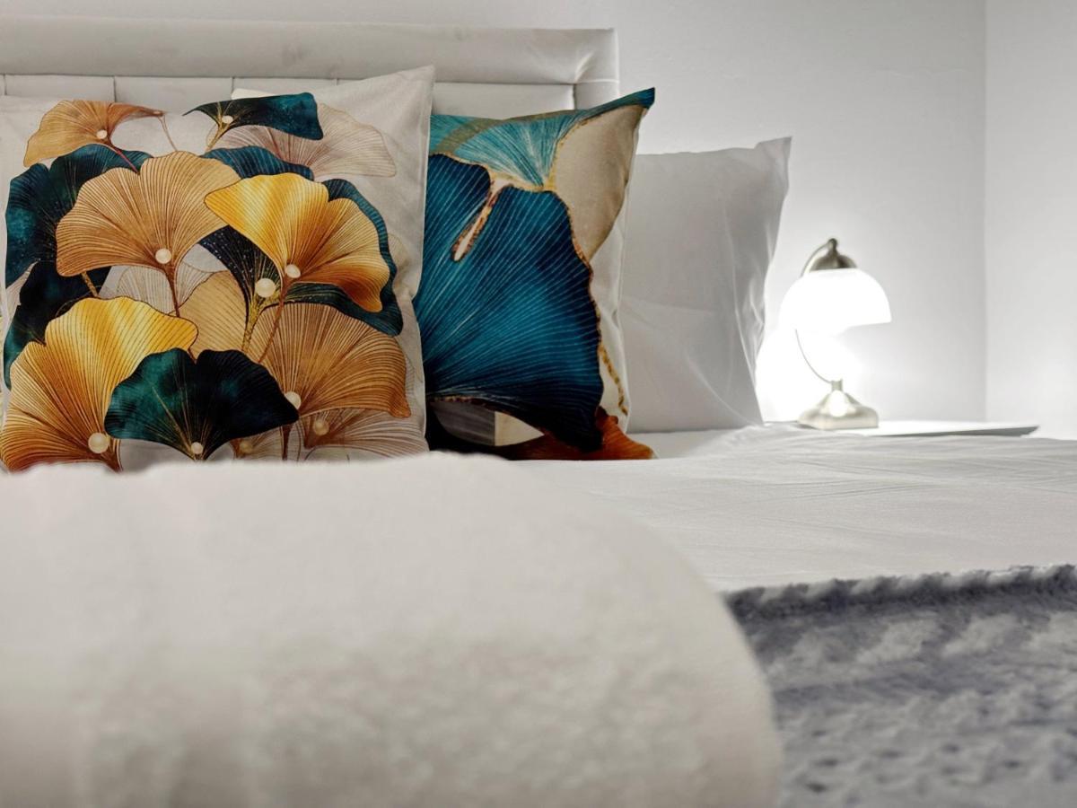 Zoey Place Near Thames River - 2 Double Beds, 1 Single Bed, Spacious, Ideal For Families Apartamento