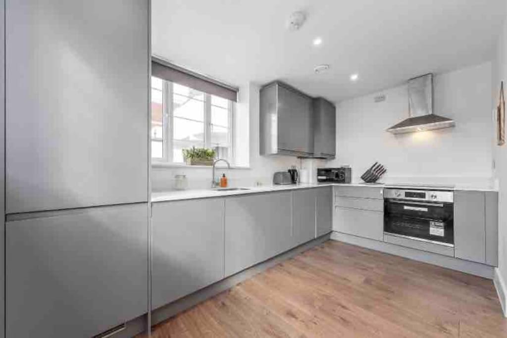 Cozy Flat Near Eye/ Victoria / Vauxhall * Londres
