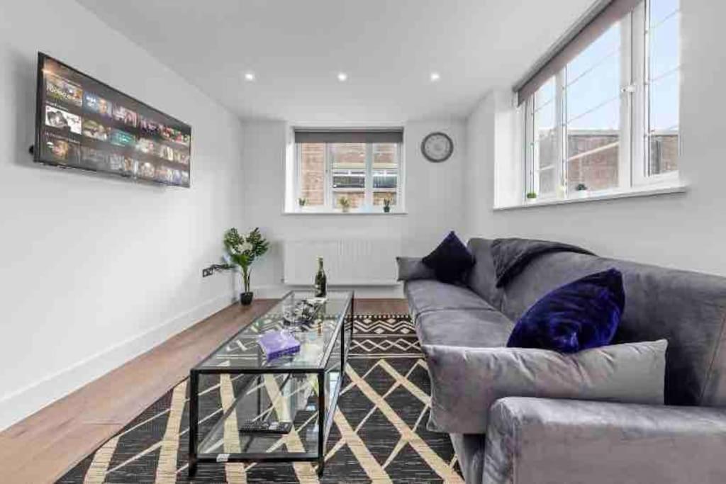 Cozy Flat Near Eye/ Victoria / Vauxhall Apartamento *