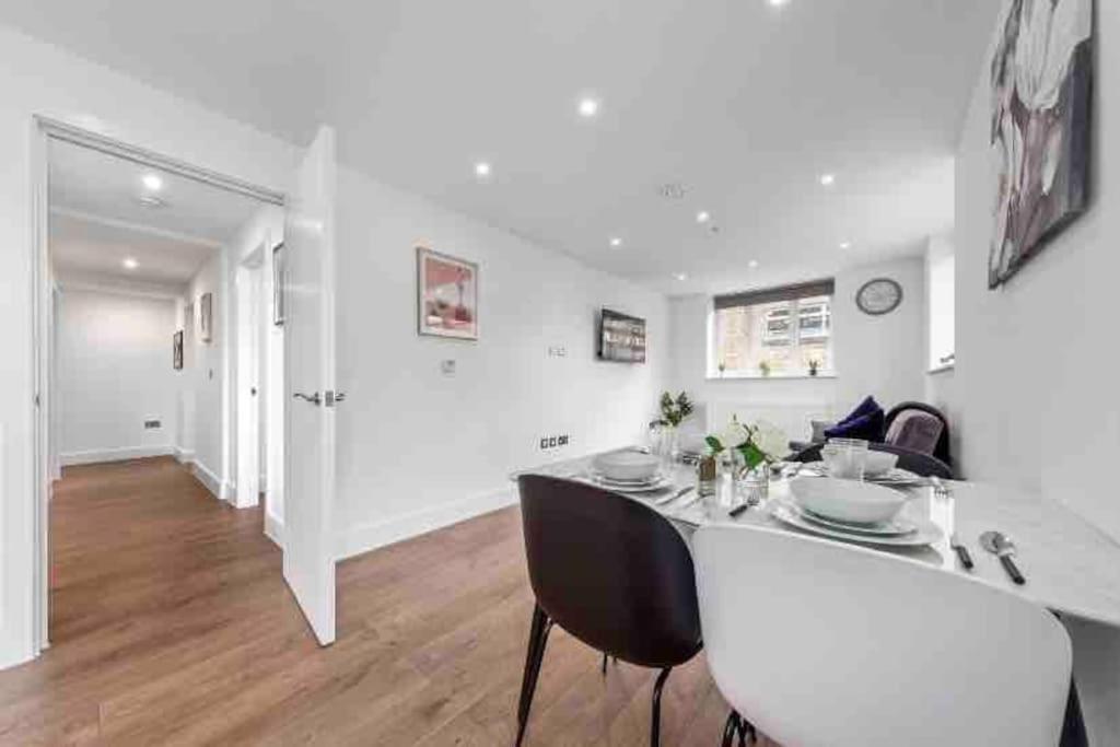 Cozy Flat Near Eye/ Victoria / Vauxhall * Londres