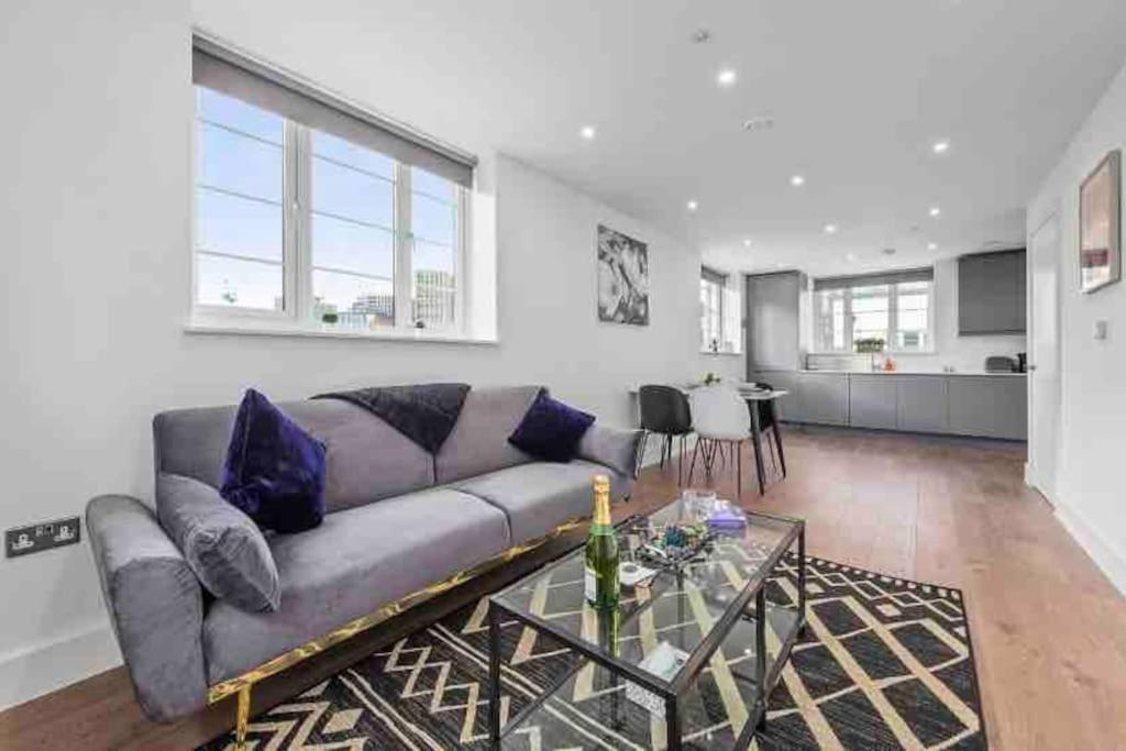 Cozy Flat Near Eye/ Victoria / Vauxhall * Londres