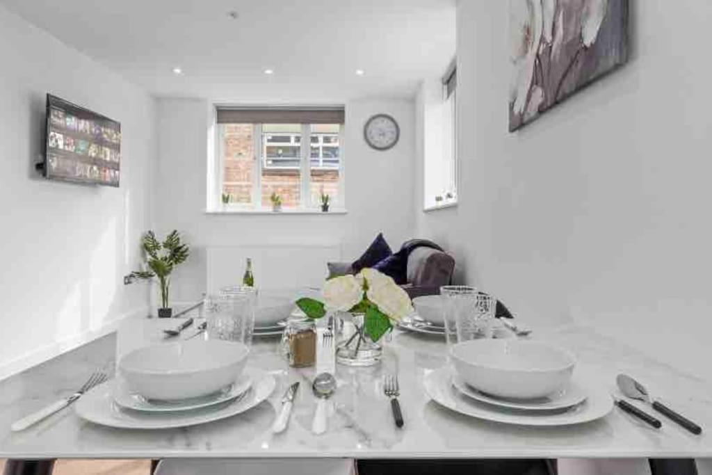 Cozy Flat Near Eye/ Victoria / Vauxhall Apartamento