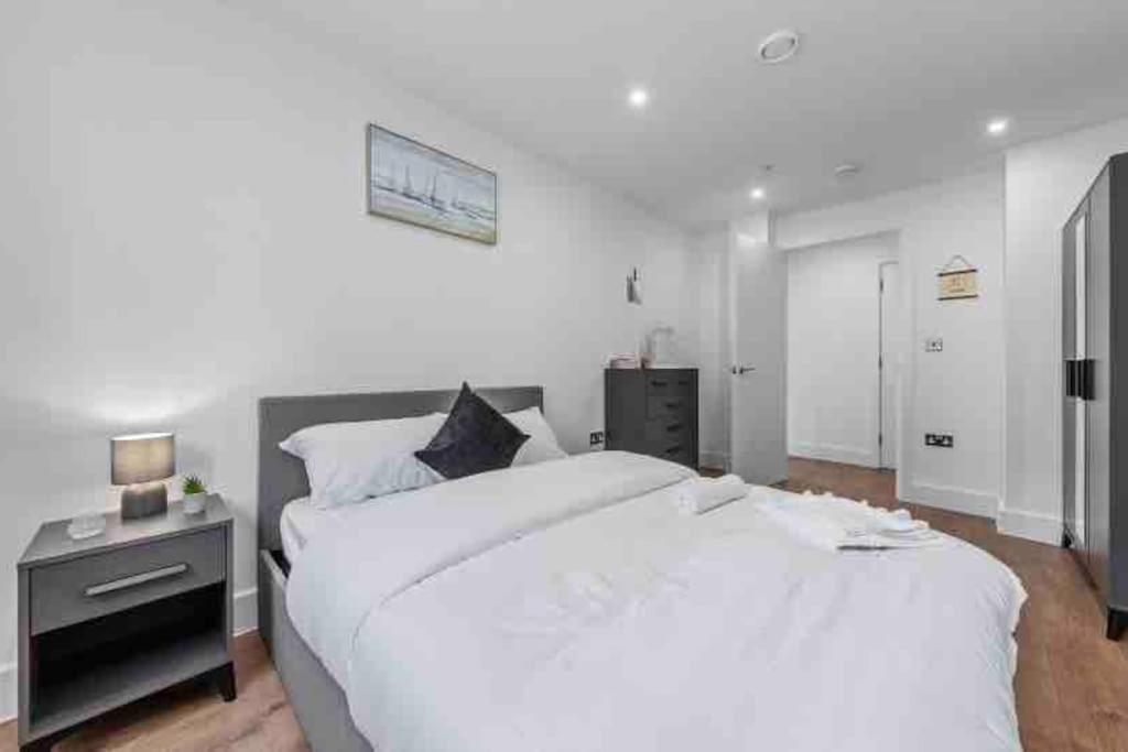 Cozy Flat Near Eye/ Victoria / Vauxhall * Londres