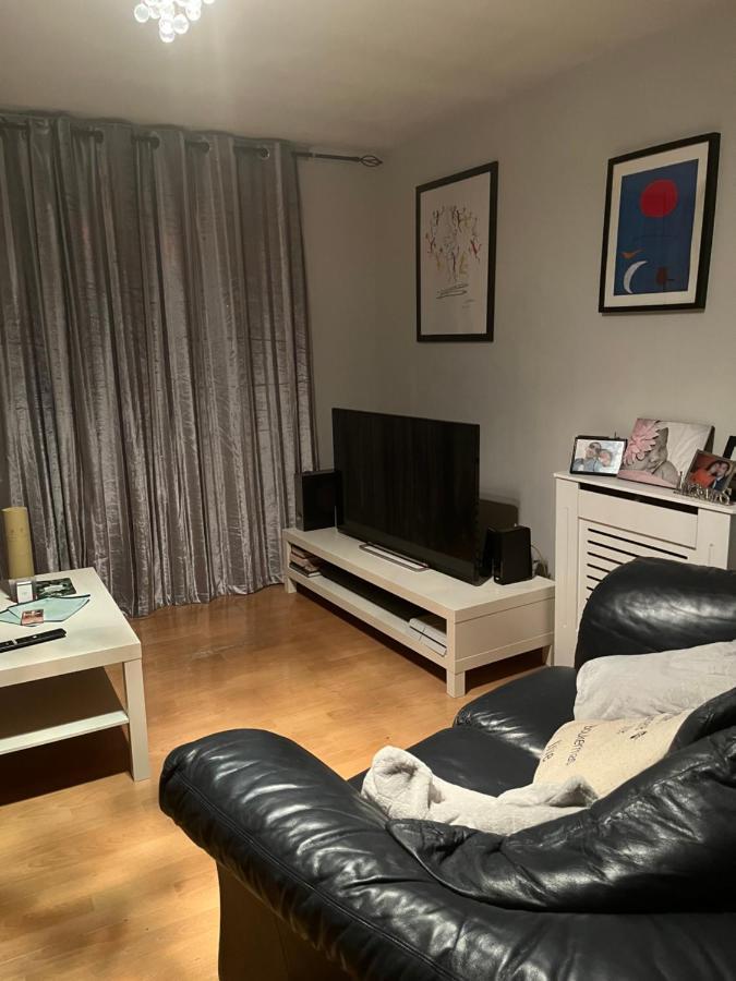 1 Bedroom Garden Flat Zone 2 London