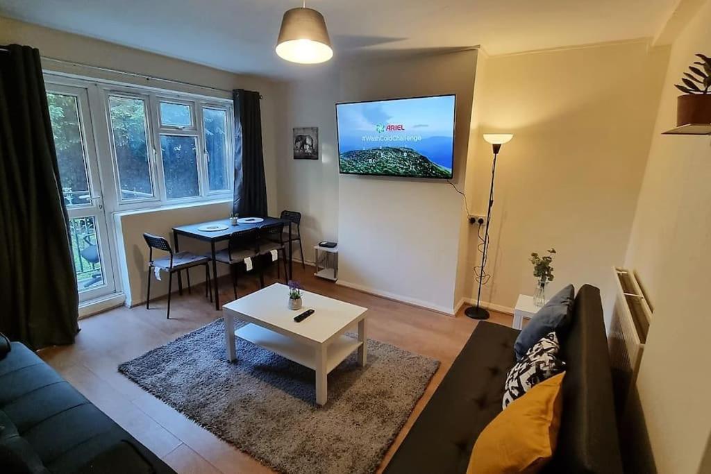 2 Bedroom In Kennington Londres