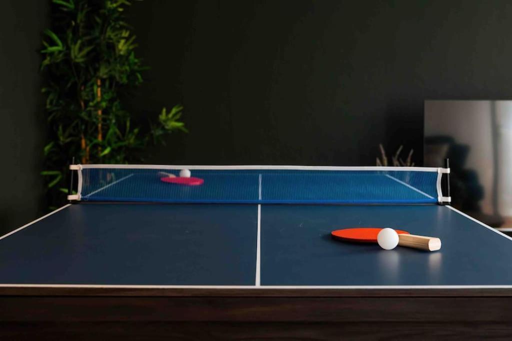 Contractor Base With Pool Table *