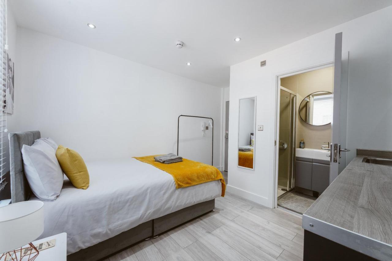 Chelsea Studio Flats Homestay