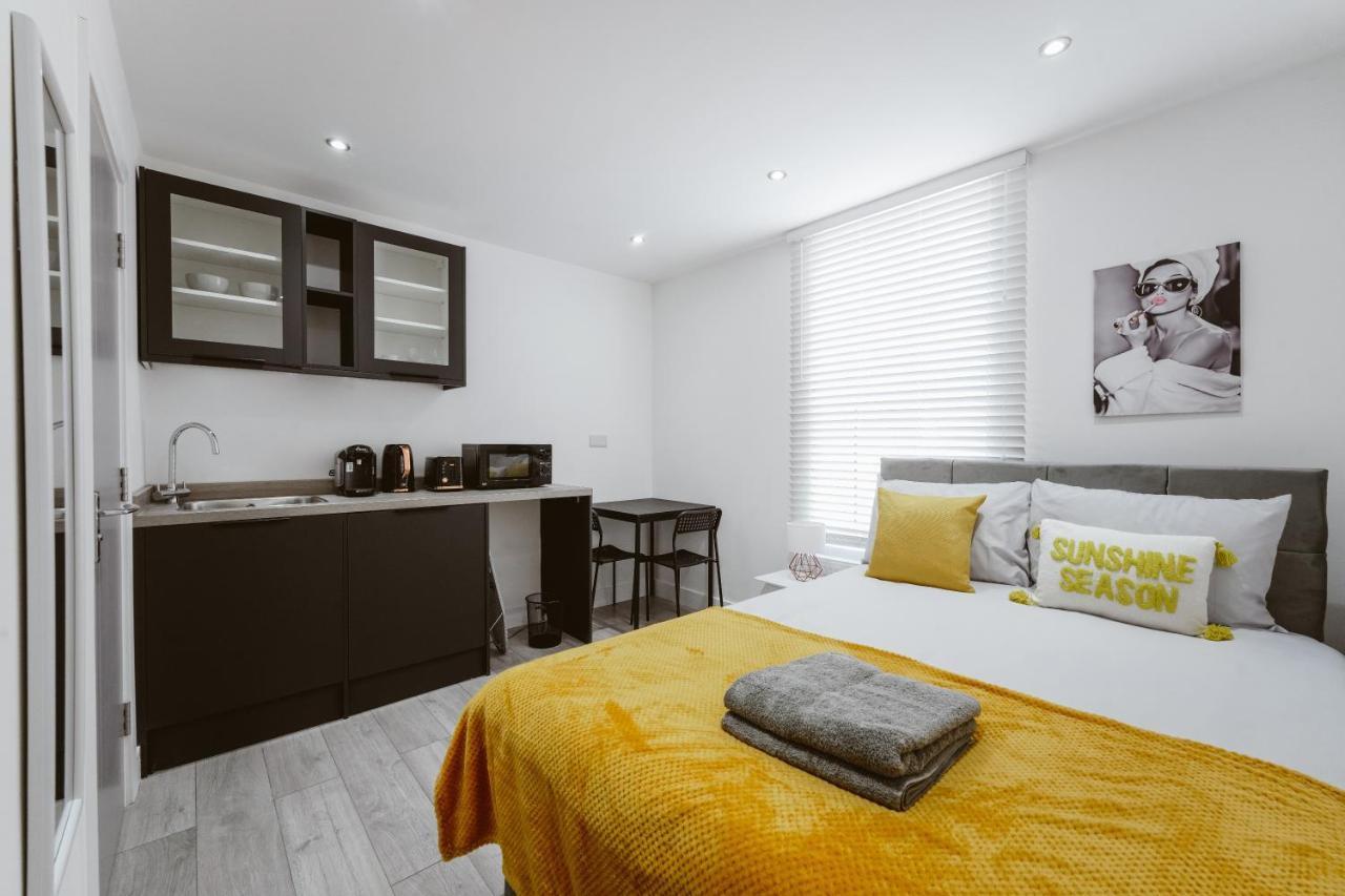 Chelsea Studio Flats Homestay London