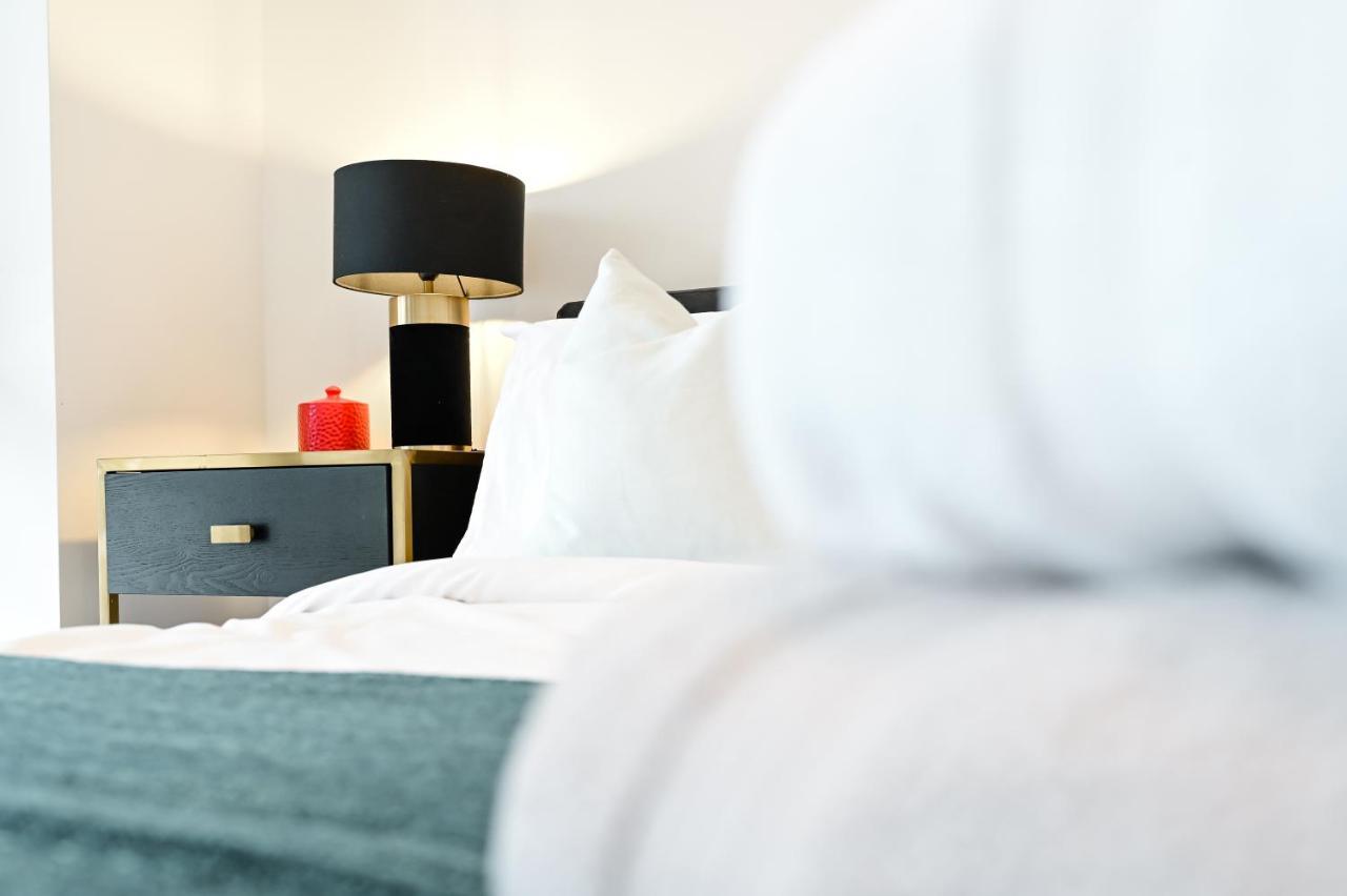 Khayat Homes - The Owelor - Two Bed * Londen