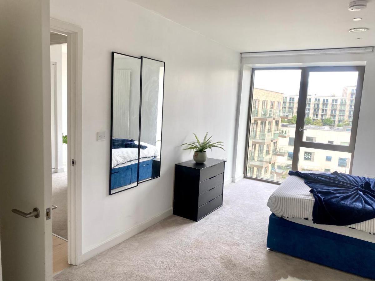 Appartement Md : Stunning 2 Bedroom 2 Bath - Royal Docks Londen