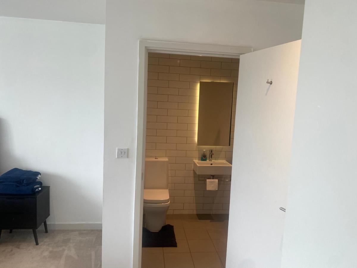 Md : Stunning 2 Bedroom 2 Bath - Royal Docks Londen