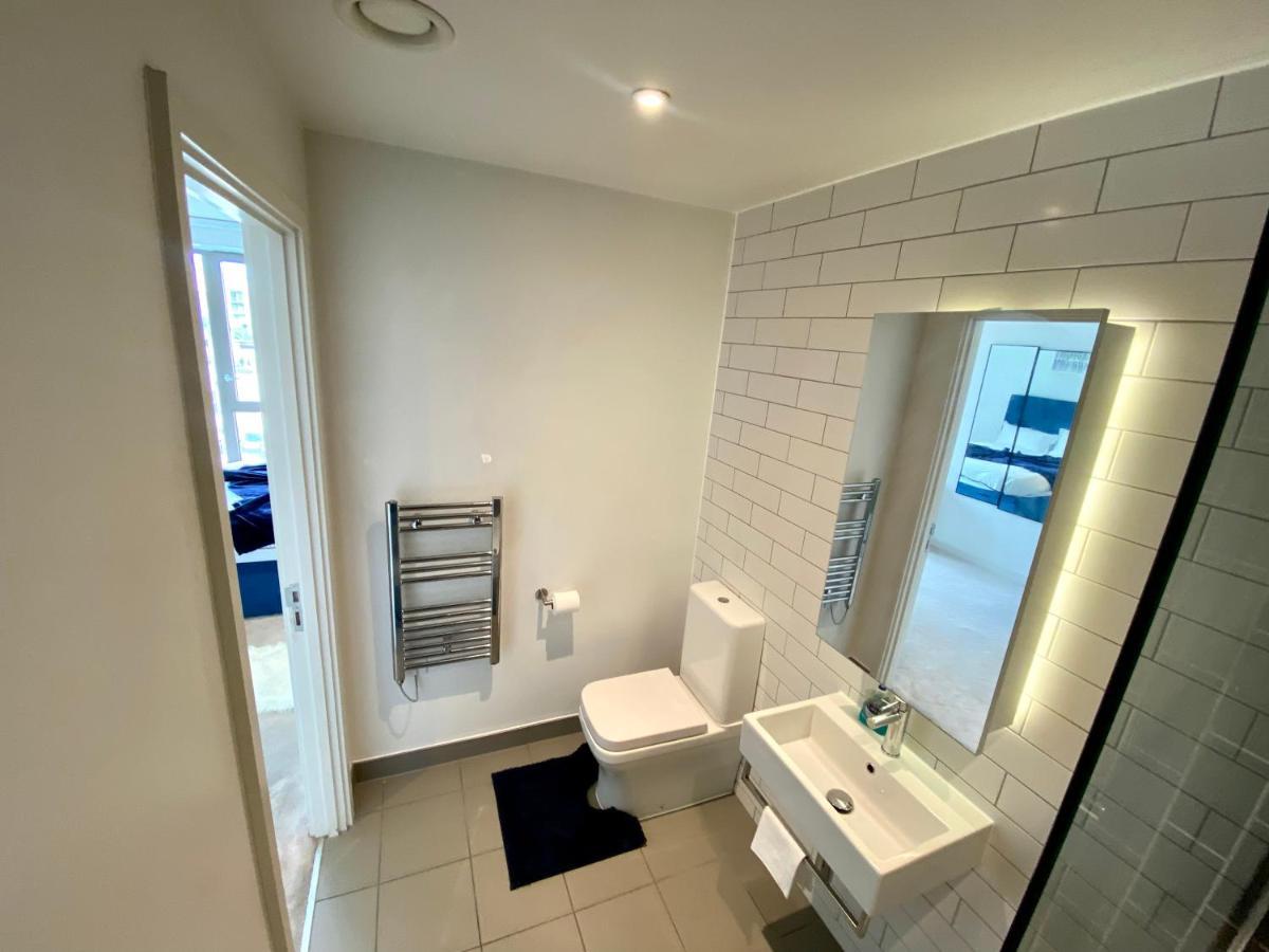 Md : Stunning 2 Bedroom 2 Bath - Royal Docks Appartement *