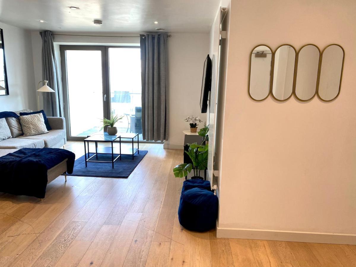 Md : Stunning 2 Bedroom 2 Bath - Royal Docks Appartement Londen