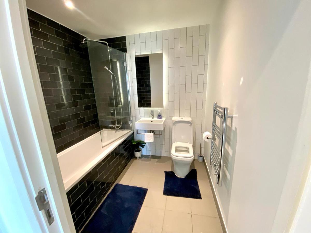 Md : Stunning 2 Bedroom 2 Bath - Royal Docks Appartement *