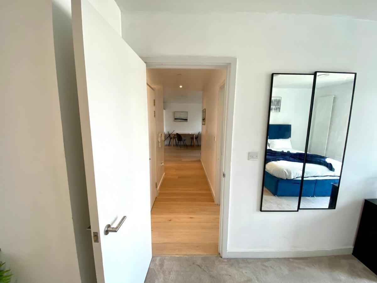 Md : Stunning 2 Bedroom 2 Bath - Royal Docks Londen