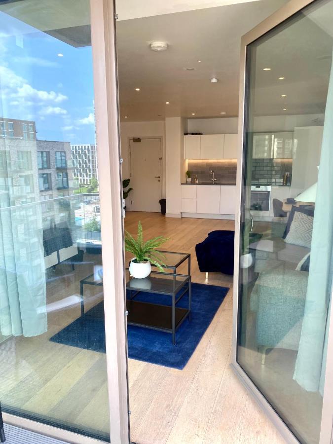 Md : Stunning 2 Bedroom 2 Bath - Royal Docks Appartement *