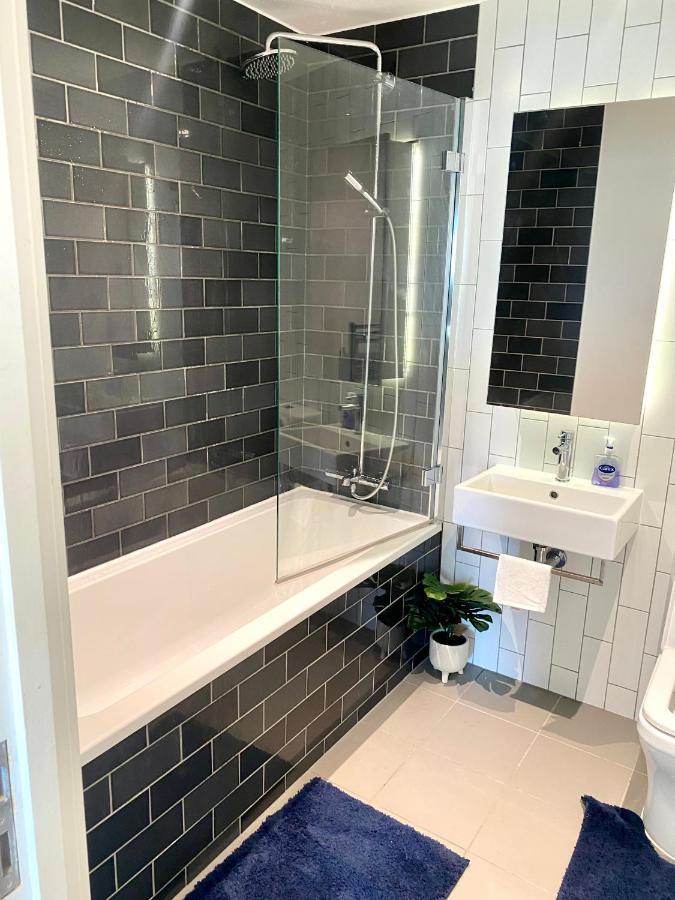 Md : Stunning 2 Bedroom 2 Bath - Royal Docks Appartement *