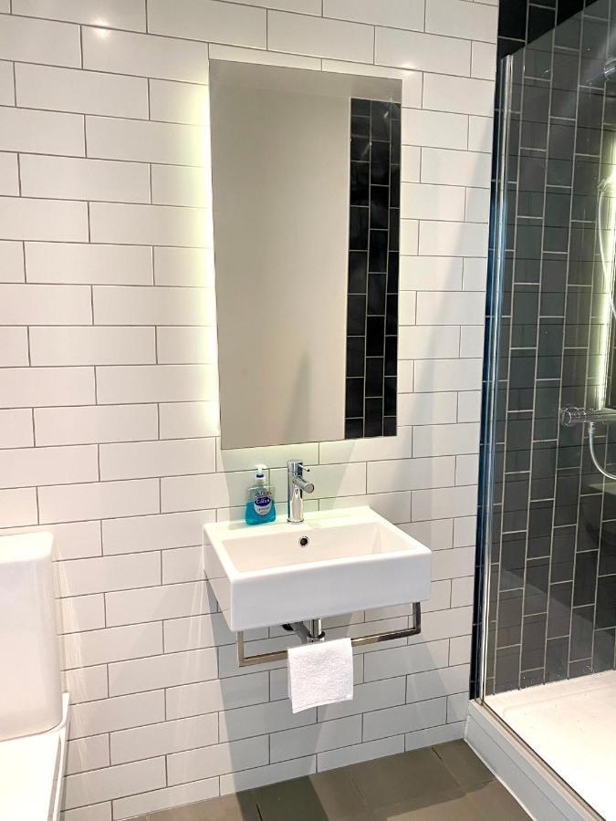 Md : Stunning 2 Bedroom 2 Bath - Royal Docks Appartement *