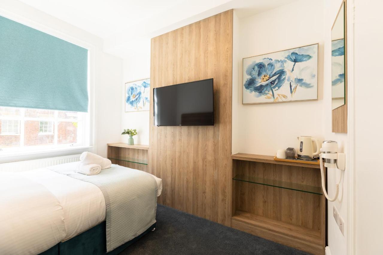 The Chapter - Griffin House Hotel 3*