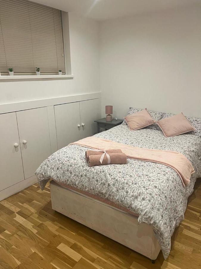 Amazing Flat 2 In Battersea * London