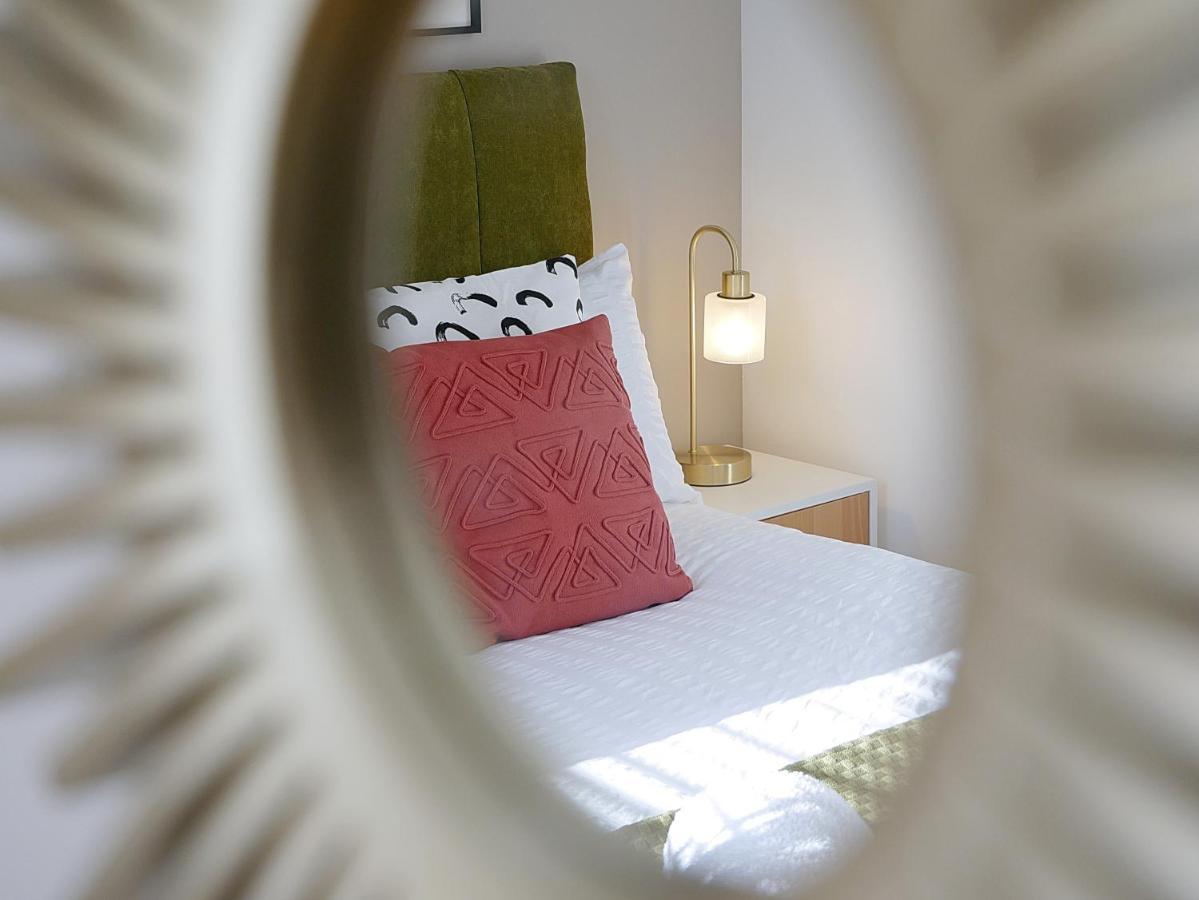Vakantiehuis East House Near Tube With Parking Londen
