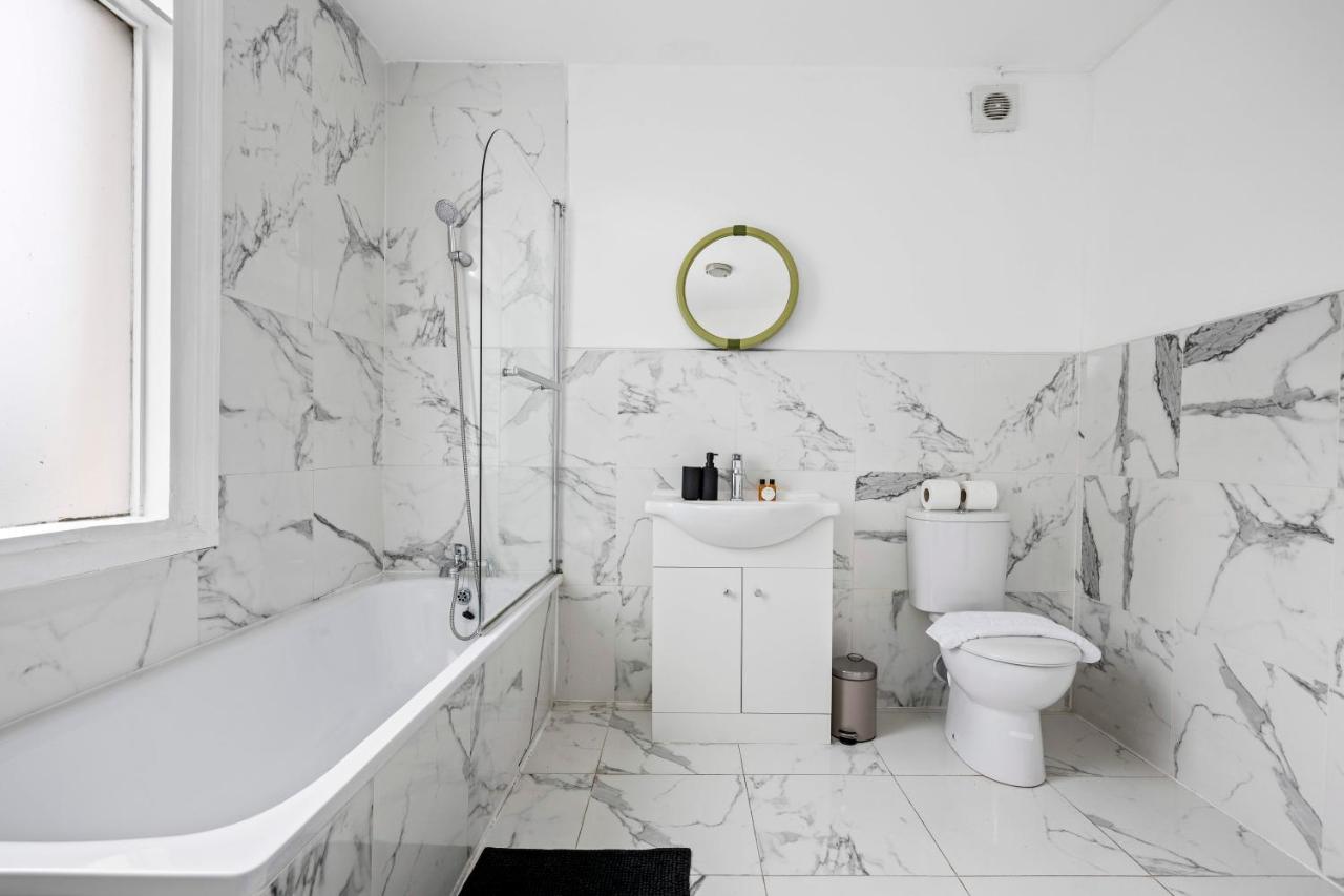 Hébergement de vacances Parea Living - Hackney, 4-bedroom Victorian House W Big Garden Londres