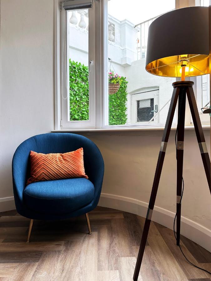Liam Place Near Hyde Park - 1 Double Bed, 1 Sofa Bed, Spacious Apartment, Private Entrance Londen