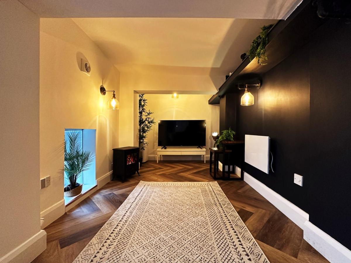 Appartement Liam Place Near Hyde Park - 1 Double Bed, 1 Sofa Bed, Spacious Apartment, Private Entrance