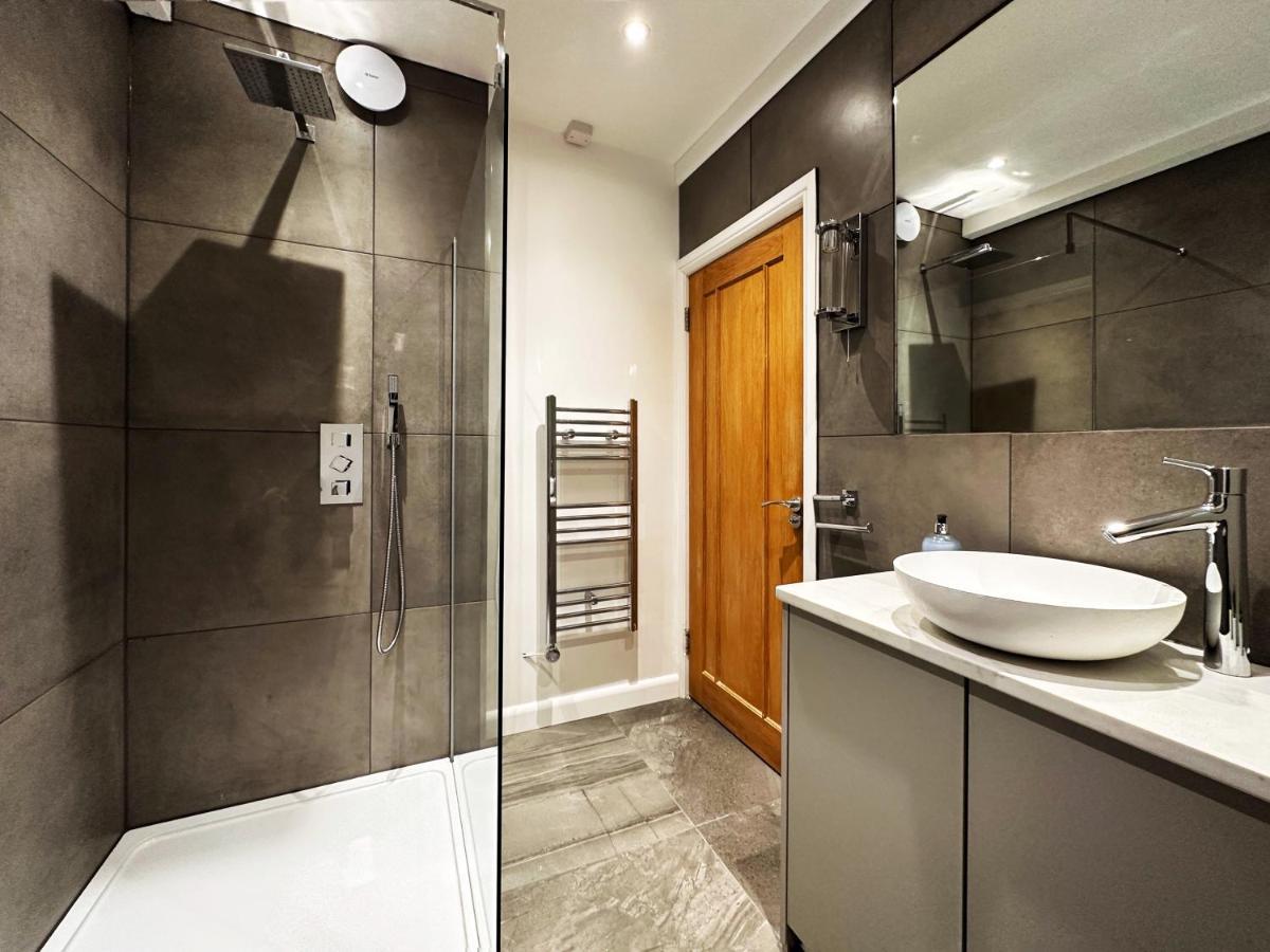 Appartement Liam Place Near Hyde Park - 1 Double Bed, 1 Sofa Bed, Spacious Apartment, Private Entrance