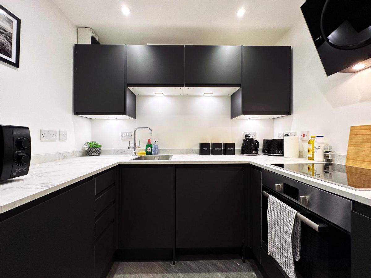 Liam Place Near Hyde Park - 1 Double Bed, 1 Sofa Bed, Spacious Apartment, Private Entrance * Londen