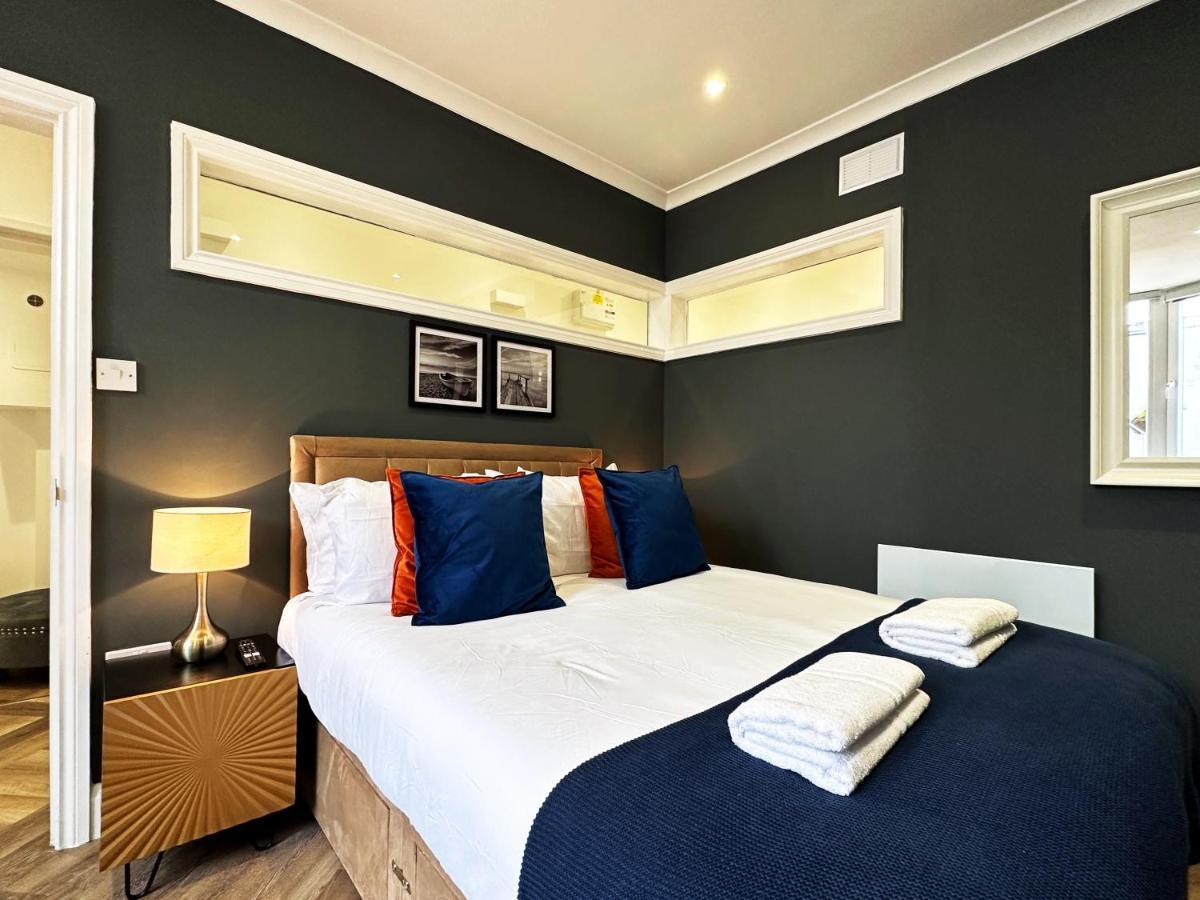 Liam Place Near Hyde Park - 1 Double Bed, 1 Sofa Bed, Spacious Apartment, Private Entrance Londen
