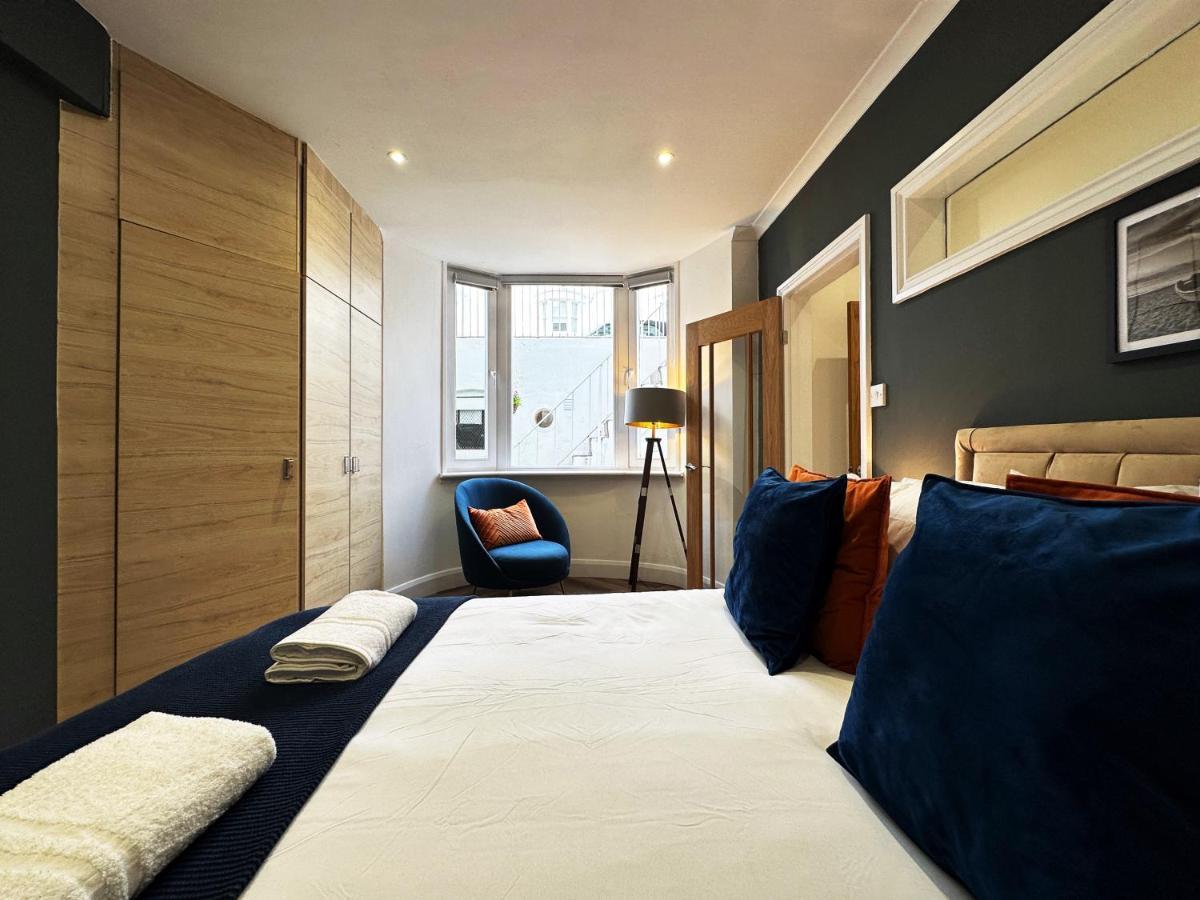 Liam Place Near Hyde Park - 1 Double Bed, 1 Sofa Bed, Spacious Apartment, Private Entrance London